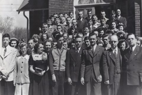 Historical photo: Adult Sunday school class coming together in 1945
